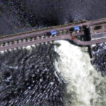 p9 – Rusia atacó y destruyó la presa Kajovka en Ucrania