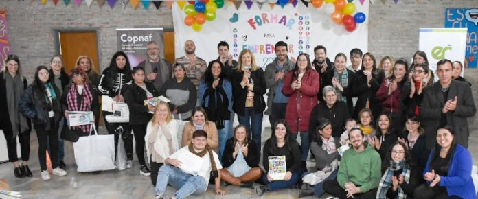 P2 - Entregaron insumos y herramientas a jóvenes