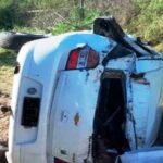 Pagina 7 Un vehículo volcó sobre la Autovía Artigas