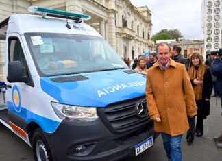 Bordet entregó ambulancias a cuatro municipios