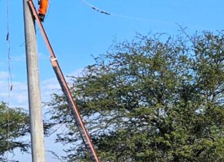 Continúan los trabajos de electrificación rural en Feliciano