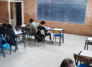 Programa “Libros para Aprender” Distribuyen libros en las secundarias