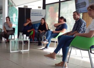 En el Cecat. Se reúne del Club de Emprendedores