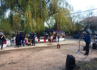 Día del amigo: En la previa invitan a un karaoke en plaza Schiavo