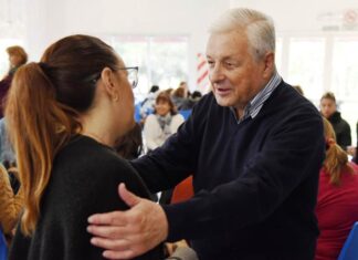 Lauritto en campaña. “La ciudad debe renovar sus desafíos para el futuro”