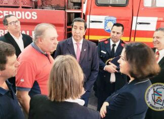Desde la embajada de Francia. Reconocimiento a la labor de bomberos voluntarios