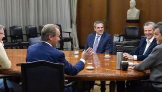 Bordet y Bahl acordaron con Massa la continuidad de obras viales financiadas por Nación