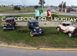 Llegaron más de 80 motos y autos clásicos y antiguos