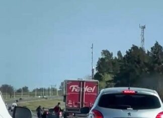 Filmaron un violento asalto a plena luz del día
