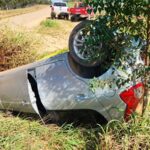 Pagina 6 Un vehículo volcó y terminó en una alcantarilla