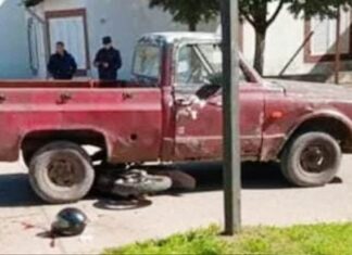 En bulevar 12 de octubre y Millán. Motociclista internado tras violento choque