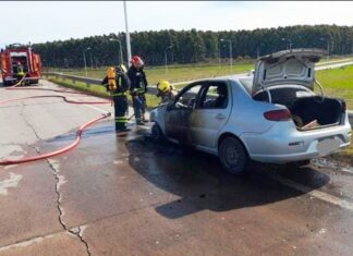 Se incendió un auto en la Autovía Gervasio Artigas