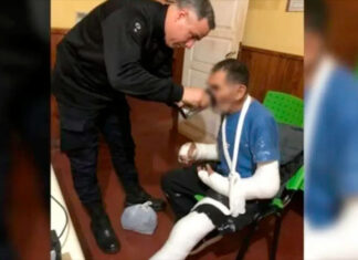 Golpeó a su padrastro de 80 años para robarle: “Me hice el muerto para que pare”