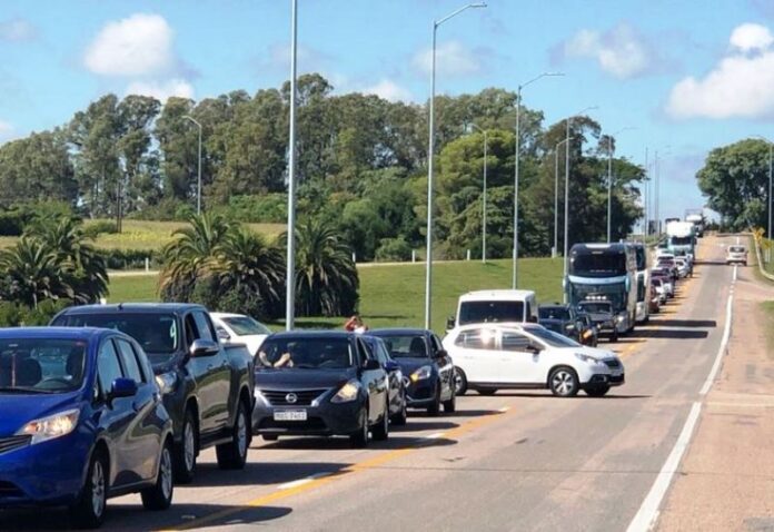 p2 - Masivo cruce desde el Uruguay hacia Entre Ríos