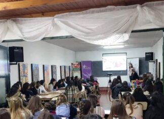 Alcec brindó una charla en el Tobar