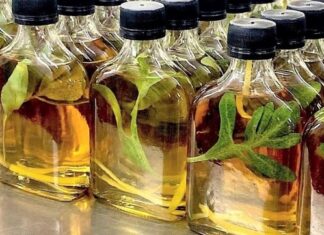 La tradición de tomar caña con ruda cada 1° de agosto