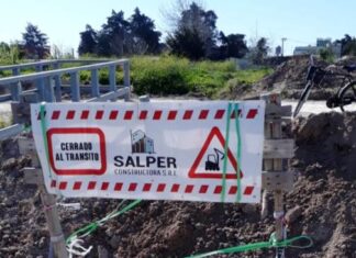 Frente al Club Engranaje. Vecinos denuncian que se frenaron obras