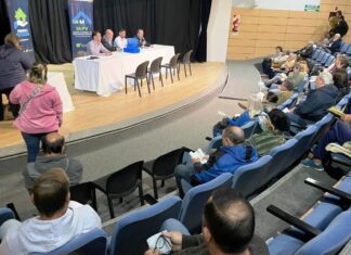 IAPV. Varias familias rubricaron las escrituras de sus viviendas