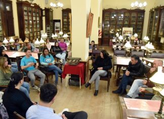 Alumnos de Uader tienen sus calculadoras científicas