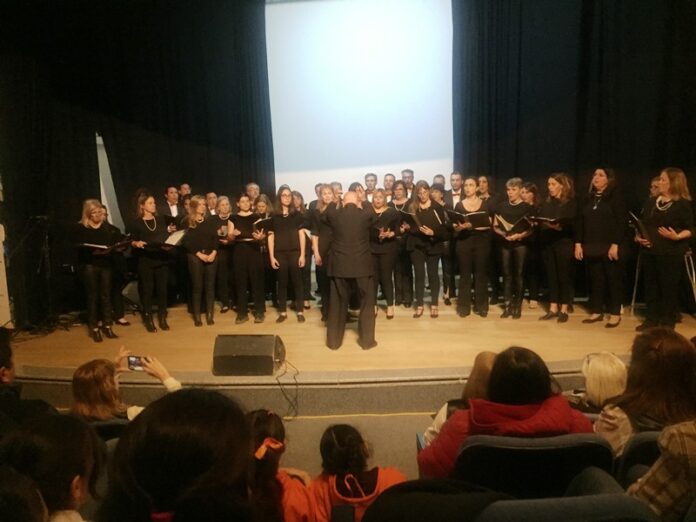 p4 los coros cantan a su ciudad1