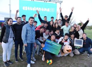 La estudiantina culminó la semana de sus festejos