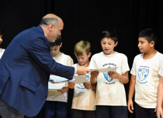 Estudiantes recibieron los premios de las Olimpíadas del Conocimiento