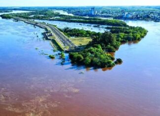 Nuevas familias fueron evacuadas este sábado por la crecida del río Uruguay