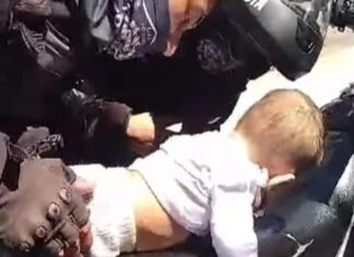 Policías salvaron la vida de una bebé de seis meses