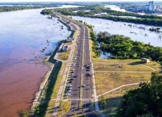 El río sigue creciendo y ya hay 16 familias evacuadas