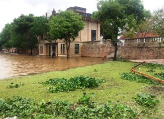 Los primeros evacuados ante la nueva creciente