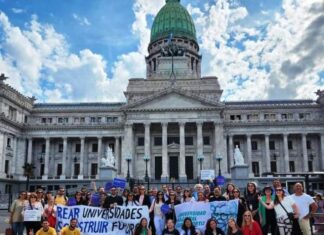 Uruguayenses presenciaron la sesión en el Congreso