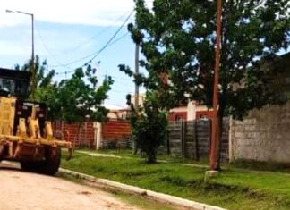 Comenzaron a pavimentar calles de barrios del IAPV