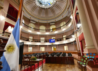 Entró a la Legislatura la Ley de Ministerios