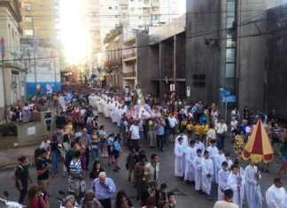 Multitudinaria procesión en honor a la Inmaculada