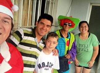 Papá Noel recorrió varios barrios de La Histórica