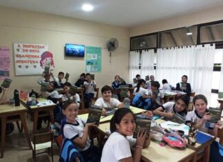 Desde CARU. Entregaron más de 45 mil libros de 4°, 5° y 6° grado