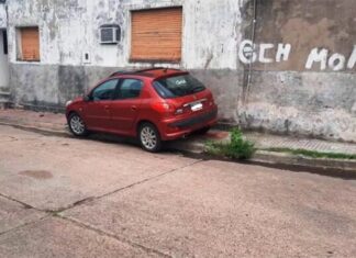 Chocaron y abandonaron un auto con las llaves puestas