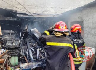 Se quemó una tapicería y se salvaron dos viviendas