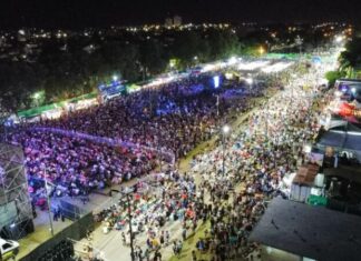 Fiesta de la Playa: La cumbia se adueñó del escenario del Multieventos