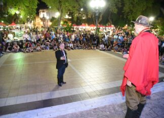 Con un sentido homenaje a Ferrari, comenzaron las Escenificaciones Teatrales