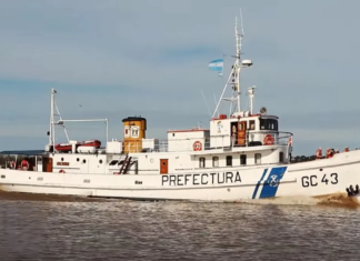 Llega a La Histórica el buque escuela de la Prefectura