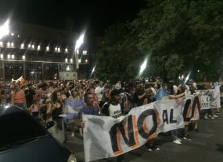 Vecinos volvieron a decirle no al DNU y la Ley Ómnibus