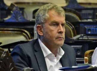 Galimberti y otros radicales pidieron que Milei ratifique en la Justicia sus dichos sobre supuestas coimas en el Congreso