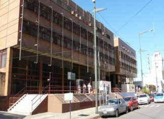 Tras cuatro años de espera, comenzó un juicio por lesiones graves