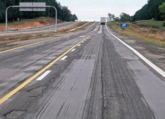 Una pareja de motociclistas tuvieron un accidente en autovía Artigas