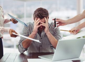 Burnout, el agotamiento laboral: ¿Qué es y qué hacer para prevenirlo?