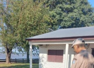 Rescatan a dos tripulantes de una lancha a la deriva