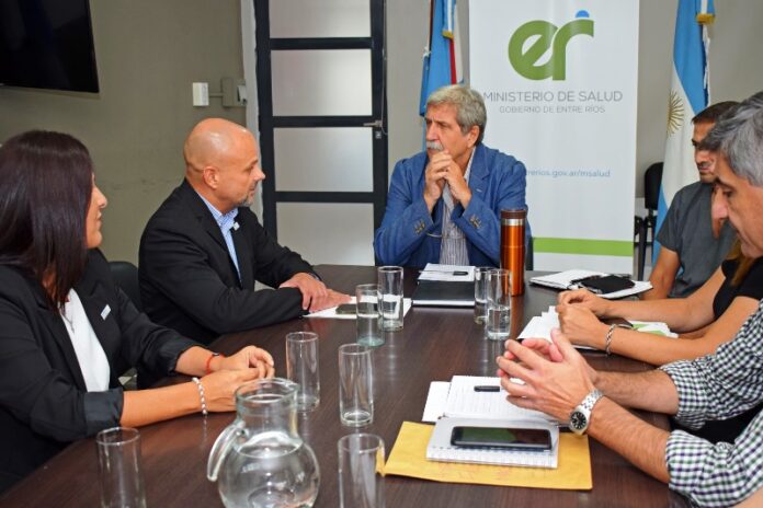 02 salud - reunión con la facultad de la uner1