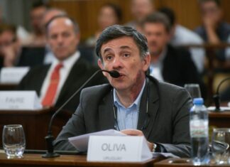 El senador Martín Oliva habló sobre las acusaciones de connivencia de empresas con el peronismo