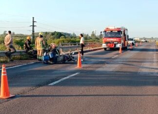 Motociclista se accidentó en la autovía Artigas y fue internado en Colón